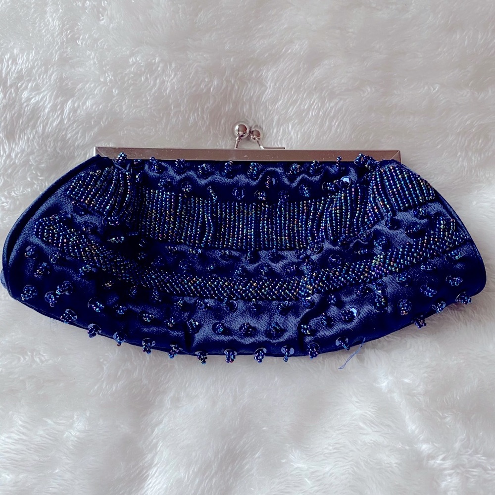 Beaded clutch purse